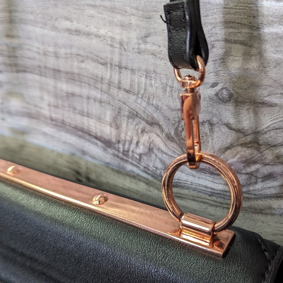 Neiman Marcus black purse with rose gold - Picture 4 of 8